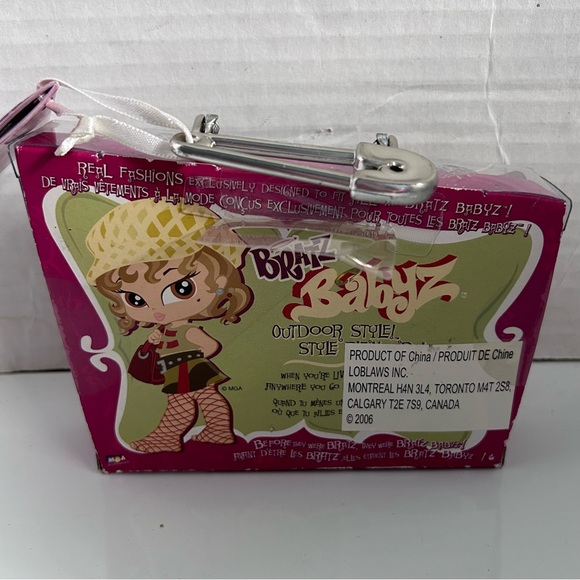 Bratz Babyz 7 pcs Fashion Pack OUTDOOR STYLE nib - Picture 2 of 5